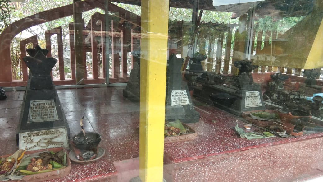 Makam Roro Inten atau Sarinten Kedaton